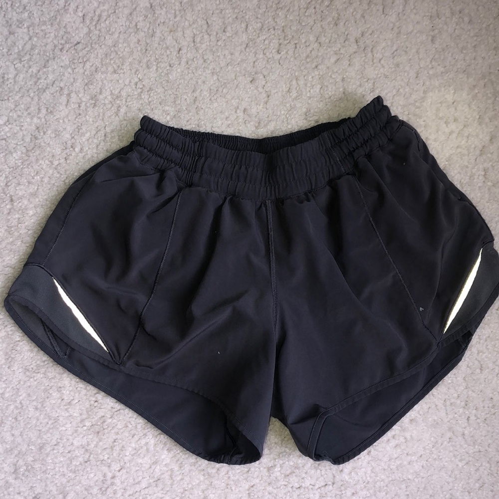 lululemon Hotty Hot shorts size 6 (tall)